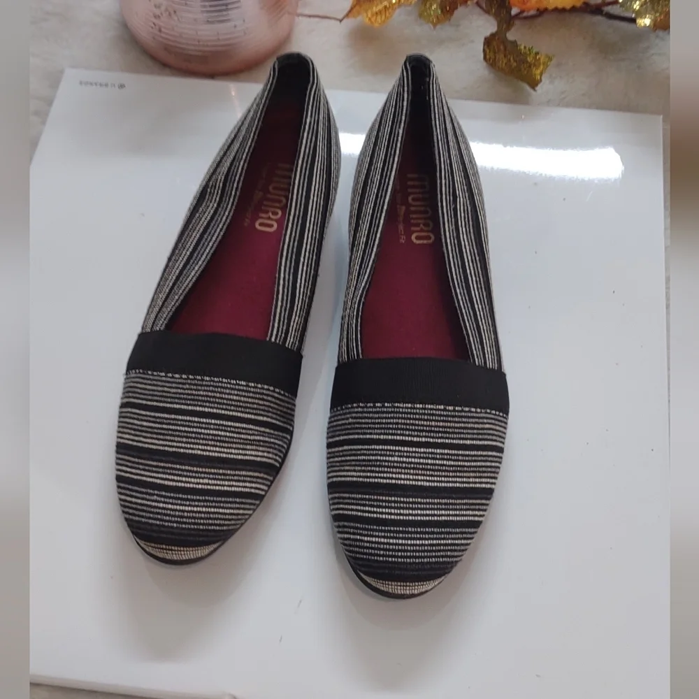 Munro Black and Gray Striped Women's Shoes